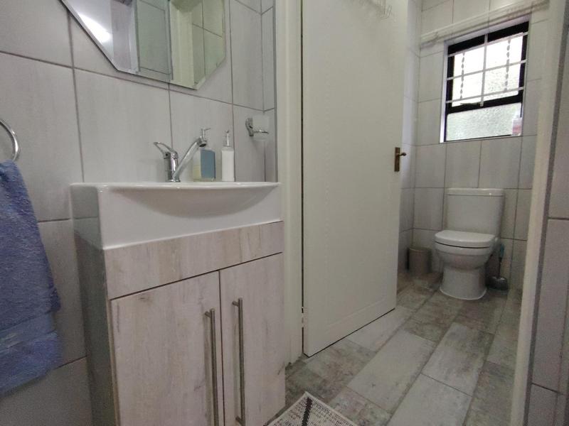 5 Bedroom Property for Sale in Fraaiuitsig Western Cape